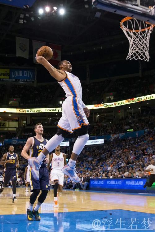 威少摘板妙传 小乔丹扣篮炸裂 威少摘板妙传 小乔丹扣篮炸裂